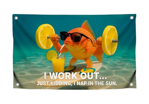 Lustige Fischflagge mit Zitat "I Work Out Just Kidding I Nap in the Sun" mit vier Messingösen, Polyester, Strand-Humor-Banner für Pool, einseitiges Tiere, cooles Poster für Studentenwohnheim, 90 x 150 von LUIVU