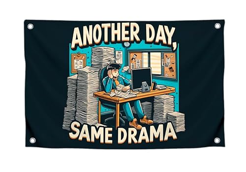 Lustige Meme-Flagge mit Zitat "Another Day, Same Drama" mit vier Messingösen, einseitige Flagge für College oder drinnen draußen, Polyester, coole Tapisserie-Flaggen für Schlafzimmer, Männer und Lustige Meme-Flagge mit Zitat "Another Day, Same Drama" mit vier Messingösen, einseitige Flagge für College oder drinnen draußen, Polyester, coole Tapisserie-Flaggen für Schlafzimmer, Männer und von LUIVU