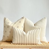 Neutrales Boho Kissenbezugsset Strukturierte Beige Dekorative Kissen von LUVTEXTILES