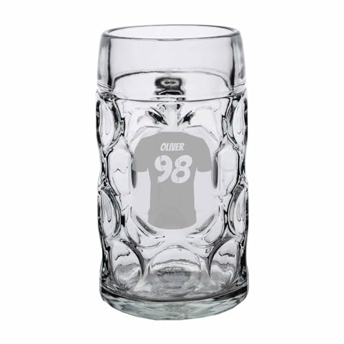 LUXENTU Maßkrug Isar mit Gravur, Henkelkrug mit 1,0 Liter Einschenklinie, Personalisierte Lasergravur mit Name & Rückennummer, Geschenk für Fußball-Fans, Trikot von LUXENTU