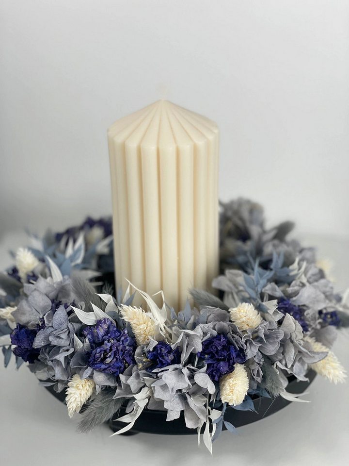 LYKKE & You Adventskranz Blue Sky: Trockenblumenkranz in blau und weiß LYKKE & You Adventskranz Blue Sky: Trockenblumenkranz in blau und weiß von LYKKE & You