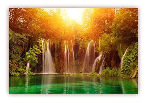 XXL Poster 100 x 70cm (S-821) Wasserfall fliesst in wunderschön grünlich schimmernden Waldsee mit umstehend sonnendurchflutete Bäume (Lieferung gerollt!) von LYSCO