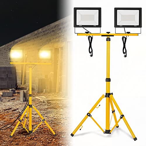 LZQ LED Baustrahler 2 * 100W Warmweiß Arbeitsleuchte 8500LM Scheinwerfer mit Stativ und Netzkabel, Arbeitsscheinwerfer IP66 Wasserdicht LED Fluter mit Stecker, Bauscheinwerfer für Werkstatt Baustelle LZQ LED Baustrahler 2 * 100W Warmweiß Arbeitsleuchte 8500LM Scheinwerfer mit Stativ und Netzkabel, Arbeitsscheinwerfer IP66 Wasserdicht LED Fluter mit Stecker, Bauscheinwerfer für Werkstatt Baustelle von LZQ