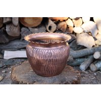 Innere Runde Behältervase Aus Gemeißeltem Und Handgefertigtem Kupfer von LaCasadelRame