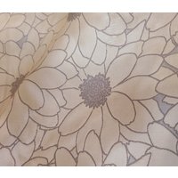Brokat-Polyester-Creme - Sonnenblumen Und Graues Ende 58 " von LaContinentalFabric