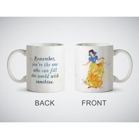 Schneewittchen Zitat Becher Aquarell Kunstdruck Tasse Kaffee Tee Keramiktasse Dekor Küche Weißer Oder Zauberbecher Bild Kinderzimmer von LaDecorEU
