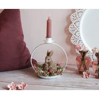 Frühlingsdeko Tisch | Frühlingsgesteck Ostergesteck Blumenarrangement Osterdeko Kerzenhalter Kerzenständer Stabkerze Landhaus Deko von LaDresseria