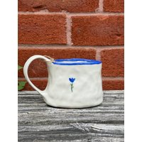 Königsblaue Blumen-Tasse | Zierlich Minimalistisch Handgemachte Keramik Handbemalt Geschenk Königsblaue Blumen-Tasse | Zierlich Minimalistisch Handgemachte Keramik Handbemalt Geschenk von LaFleurArtisane