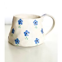 Periwinkle Flower Handgemachte Keramiktasse | Handbemalte Zierliche Geschenk von LaFleurArtisane