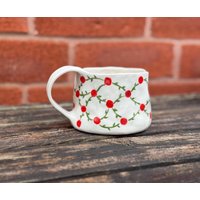 Rose Vines Wonky Mug Handgemachte Keramik Handbemalt Zierlich | Kaffee Cappuccino Tee Geschenk von LaFleurArtisane