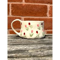Wild Rose & Tulip Mug Handgemachte Keramik Handbemalt Zierlich | Kaffee Cappuccino Tee Geschenk von LaFleurArtisane