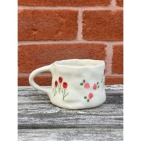 Wild Roses Becher - Handgemachte Keramik Handbemalt Zierlich | Kaffee Cappuccino Tee von LaFleurArtisane