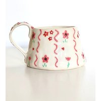 Zierliche Rosa Blumentasse - Handgefertigte Keramik Handbemalte Blume Zierliche Rosa Blumentasse - Handgefertigte Keramik Handbemalte Blume von LaFleurArtisane