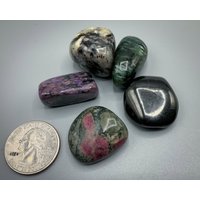 Seltene Minerale Aus Russland Trommelsteine Set Polierte Kieselsteine - 5Er von LaGemShops
