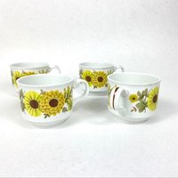 Vintage Gelbe Daisy Blumen Teetassen Set Von Vier von LaLasHouseofVintage