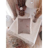 Kissenhülle/Kissenbezug Dekokissen Zierkissen Landhaus Cottage Hirsch Beige Braun Natur Fransenborte Boho 40x40cm von LaMilaHandmade