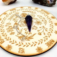 Amethyst Pendel Holzbrett, Einzigartiges Hexenbrett Für Wahrsagung Und Spirituelle Altaranzeige, Spirituelles Kommunikationswerkzeug, Spirit Ouija von LaMuciDesign