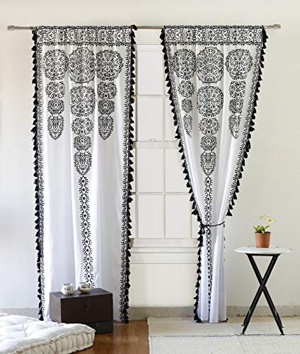 Labhanshi Fenstervorhänge aus Baumwolle, Bedruckt mit marokkanischem Medaillon und Blumenmotiv, Mandala Labhanshi Fenstervorhänge aus Baumwolle, Bedruckt mit marokkanischem Medaillon und Blumenmotiv, Mandala von Labhanshi