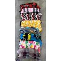 Sm Premade Fleece Designs, Die in Drop Down Rollkragen-Pyjamas Aufgeführt Sind, 20% Gehen An Rettung Von Crest Care von LabrujasJewels