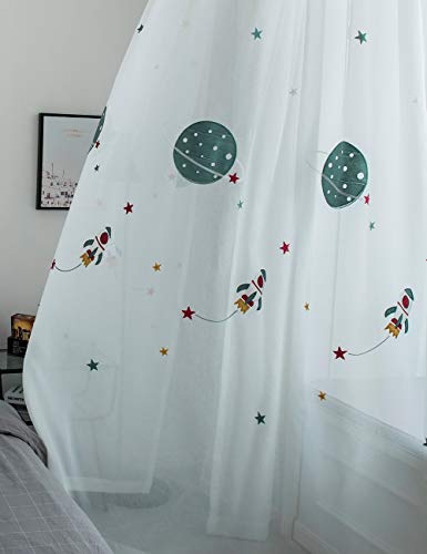Lactraum Vorhang Kinderzimmer Junge Bestickt Planet Sterne Raumschiff Voile mit Universal-Band 300 x 245 cm von Lactraum