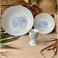 Geschenk Zur Geburt Oder Taufe Personalisiertes Kindergeschirr-Set, Blauer Elefant Und Sterne, Handbemaltes Porzellan von LaetitiaSocirat