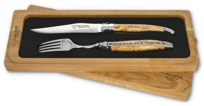Laguiole en Aubrac Steakbesteck 1CF99BHIH BRI, 1 Messer / 1 Gabel - Griff Birke - Backen glänzend - Stahl glänzend Laguiole en Aubrac Steakbesteck 1CF99BHIH BRI, 1 Messer / 1 Gabel - Griff Birke - Backen glänzend - Stahl glänzend von Laguiole en Aubrac