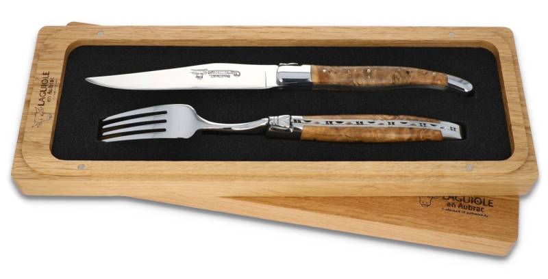 Laguiole en Aubrac Steakbesteck 1CF99TYIH BRI, 1 Messer / 1 Gabel - Griff Linde - Backen glänzend - Stahl glänzend Laguiole en Aubrac Steakbesteck 1CF99TYIH BRI, 1 Messer / 1 Gabel - Griff Linde - Backen glänzend - Stahl glänzend von Laguiole en Aubrac