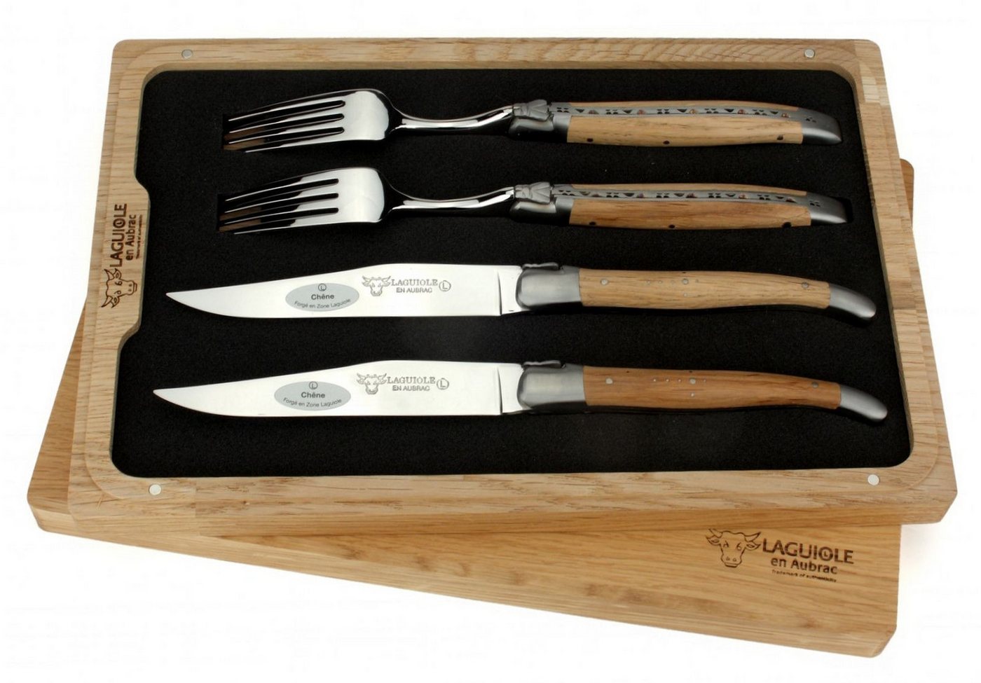 Laguiole en Aubrac Steakbesteck CCF99CHI, 2 Messer / 2 Gabeln - Griff Eichenholz - Backen matt - Stahl glänzend Laguiole en Aubrac Steakbesteck CCF99CHI, 2 Messer / 2 Gabeln - Griff Eichenholz - Backen matt - Stahl glänzend von Laguiole en Aubrac