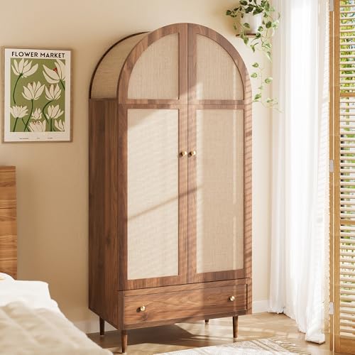 Lahoomu Kleiderschrank mit Stofftüren & Schublade, Garderobe – Walnussoptik, Stabile Holzfüße, Praktischer Stauraum für Kleidung & Accessoires für Schlafzimmer, Gäste- oder Ankleidezimmer von Lahoomu