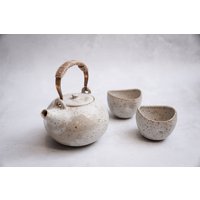 Basalt Speckle Kleine Teekanne Mit Metallgriff, Metallsieb Für Lose Blatt-Tee, Handgefertigtes Steinzeug von LaimaCeramics