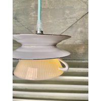 Fliegende Suppentasse, Hängelampe Aus Altem Porzellan von LamTaTa