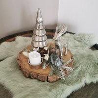 Baumscheibe Gesteck Mit Engel Tannenbaum Tannenzapfen Moos Adventsgesteck Weihnachtsdeko Tischgesteck Baumscheibe Gesteck Mit Engel Tannenbaum Tannenzapfen Moos Adventsgesteck Weihnachtsdeko Tischgesteck von Lamaisonsept7
