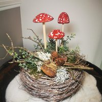 Herbstkranz Tischgesteck Mit Pilz U Kürbis Trockenblumen Gesteck Blumengesteck Herbst Autum Herbstdeko Fliegenpilz Herbstgesteck Herbstkranz Tischgesteck Mit Pilz U Kürbis Trockenblumen Gesteck Blumengesteck Herbst Autum Herbstdeko Fliegenpilz Herbstgesteck von Lamaisonsept7