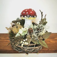 Herbstkranz Tischgesteck Mit Pilz U Kürbis Trockenblumen Gesteck Blumengesteck Herbst Autum Herbstdeko Fliegenpilz Herbstgesteck Herbstkranz Tischgesteck Mit Pilz U Kürbis Trockenblumen Gesteck Blumengesteck Herbst Autum Herbstdeko Fliegenpilz Herbstgesteck von Lamaisonsept7