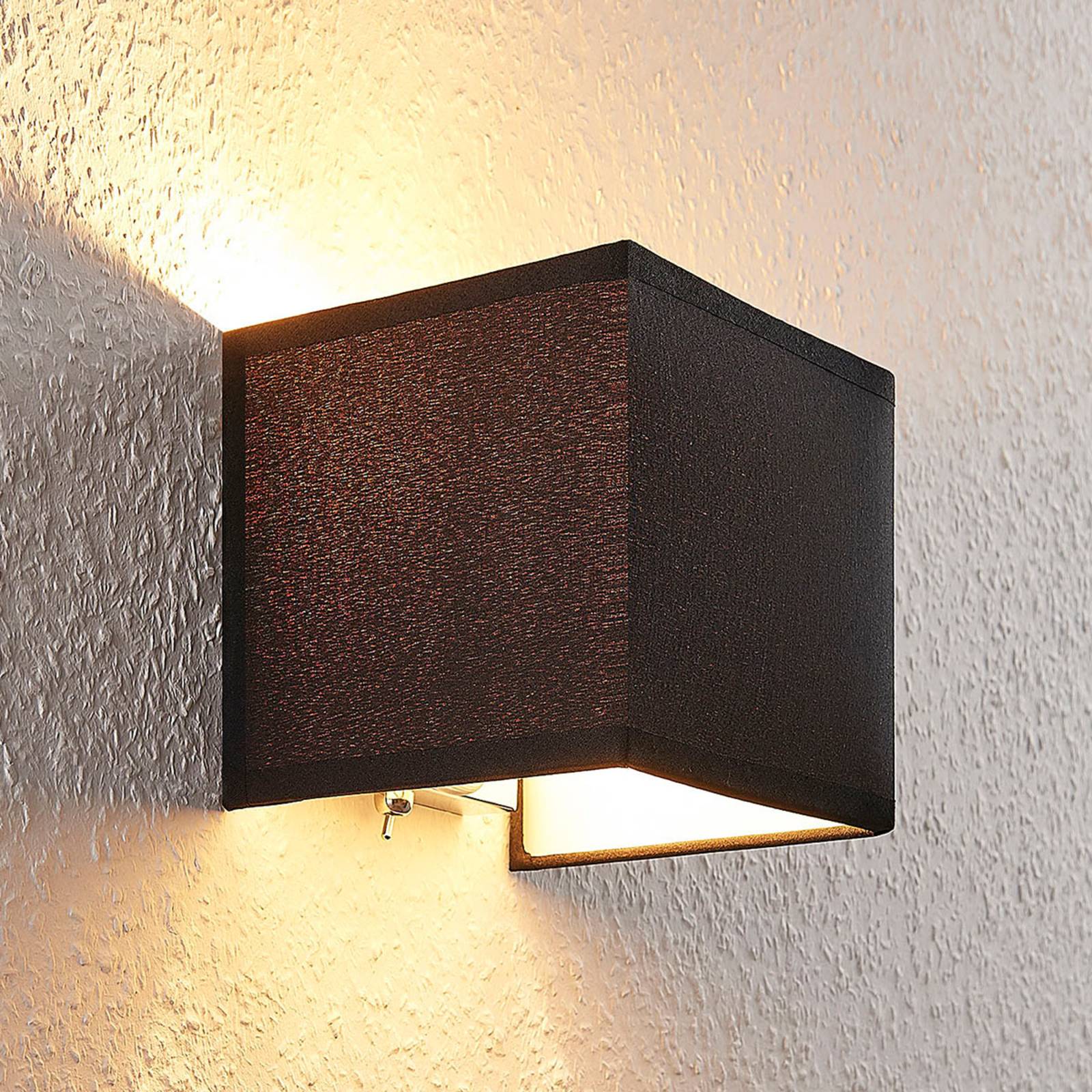 Stoff-Wandlampe Adea mit Schalter, 13 cm, schwarz von LINDBY