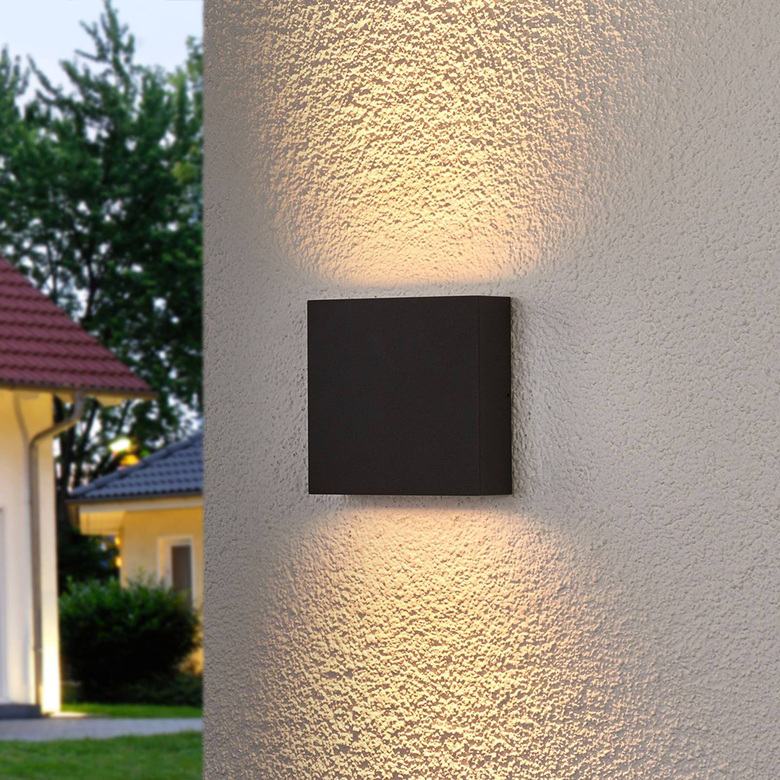 Lucande LED-Außenwandlampe Trixy, anthrazit, Metall, IP54 Lucande LED-Außenwandlampe Trixy, anthrazit, Metall, IP54 von LUCANDE