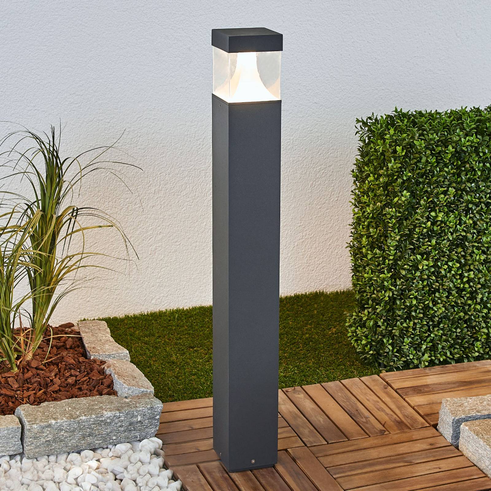 LED-Pollerleuchte Egon mit eckigem Leuchtkörper LED-Pollerleuchte Egon mit eckigem Leuchtkörper von LUCANDE