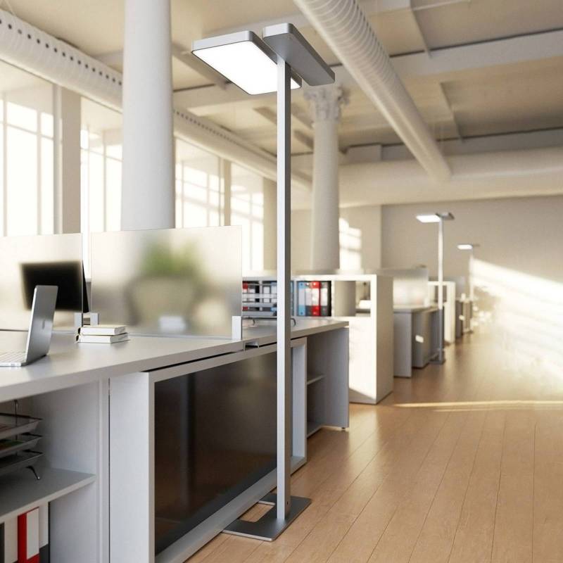 Arcchio LED-Bürostehlampe Aila, silber, Tageslichtsensor von Arcchio