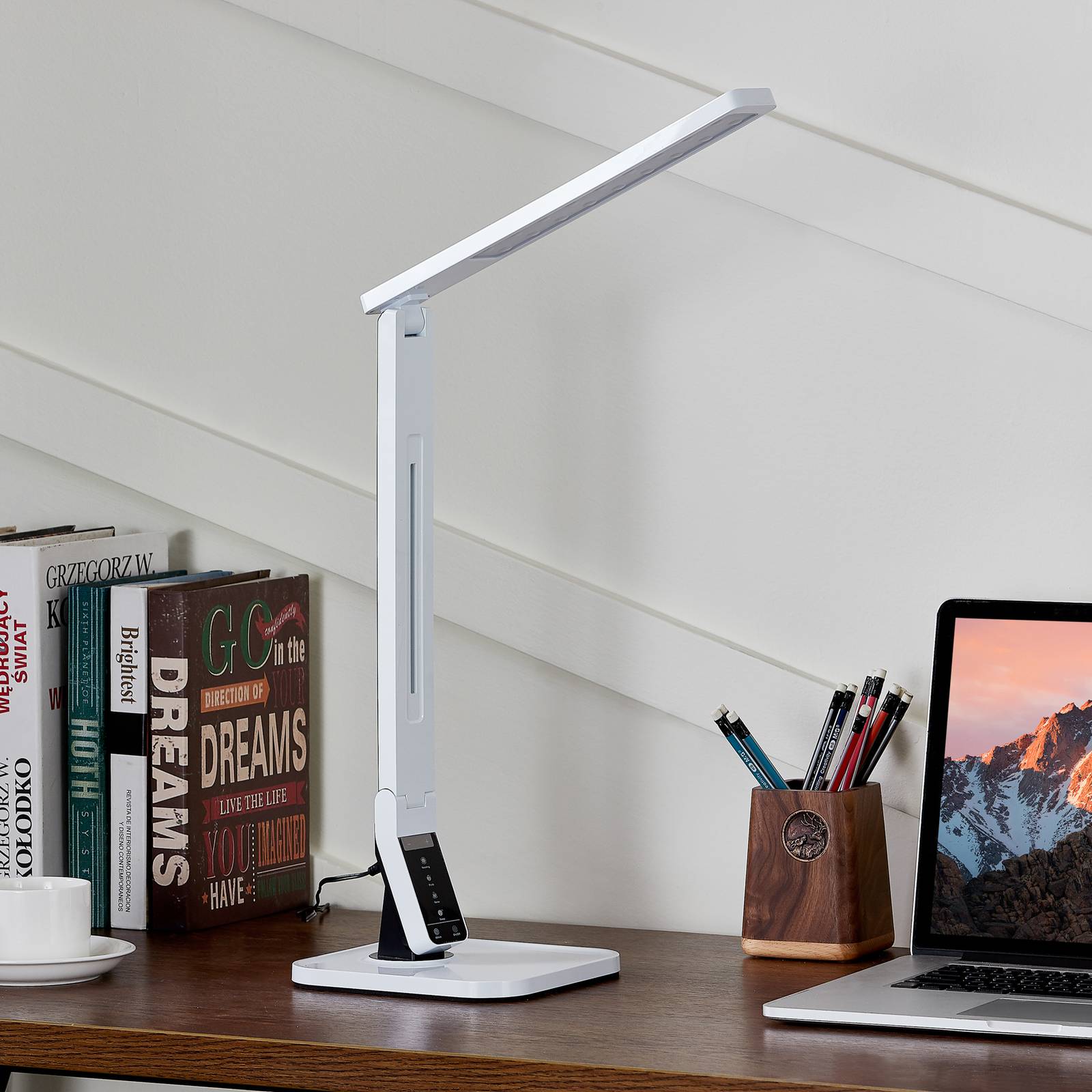 Topmoderne LED-Schreibtischleuchte Eleni, weiß von LINDBY