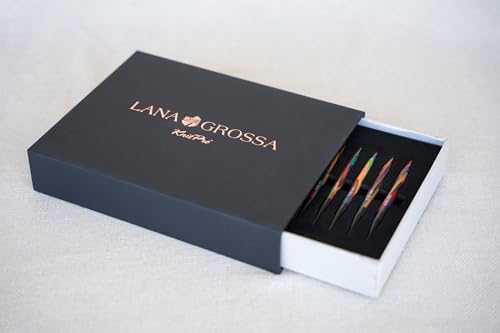 Lana Grossa Nadelset Designholz Multicolor – Stricknadelset mit 8 Holz-Nadelspitzen (3,5–8,0 mm), 4 Seilen & Zubehör – Austauschbare Spitzen in praktischer Koffer-Box von Lana Grossa