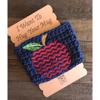 Gehäkelter Kaffeewärmer, Gehäkeltes Apfelmuster, Geschenk Für Lehrer Gehäkelter Kaffeewärmer, Gehäkeltes Apfelmuster, Geschenk Für Lehrer von LandOfKnots