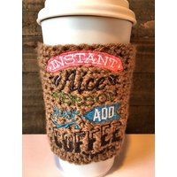 Gestickte Häkeln Kaffeewärmer, Reisebecher-Hülse von LandOfKnots