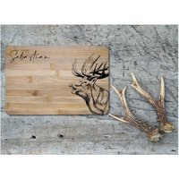 Personalisiertes Holz Frühstücksbrett Mit Hochwertiger Laser-Gravur in Zwei Größen, Das Perfekte Geschenke Für Jäger Und Jägerinnen von Landkautz
