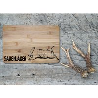 Personalisiertes Holz Frühstücksbrett Mit Hochwertiger Laser-Gravur in Zwei Größen, Das Perfekte Geschenke Für Jäger Und Jägerinnen von Landkautz