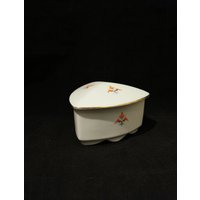 Alte Deckeldose Shabby Porzellan Art Deco Porzellandose Schmuckdose Kaiser Rabattmarken Geschirr von Landmum