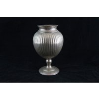 Edler Messing Kelch Vintage Schwer Und Massiv Shabby Deko Vase Edler Messing Kelch Vintage Schwer Und Massiv Shabby Deko Vase von Landmum