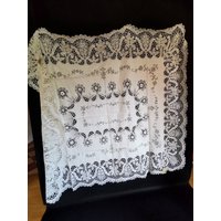 Zauberhafte Große Vintage Eckige Tischdecke 150cm X 180cm Klöppelspitze Decke Handarbeit Erzgebirge Shabby Geklöppelt Zauberhafte Große Vintage Eckige Tischdecke 150cm X 180cm Klöppelspitze Decke Handarbeit Erzgebirge Shabby Geklöppelt von Landmum