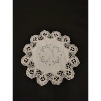 Zauberhafte Leinen Weissstickerei Tischdecke Klöppelspitze Decke Vintage Handarbeit Klöppeldecke Shabby Geklöppelt 48cm von Landmum
