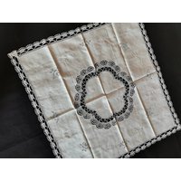 Zauberhafte Vintage Tischdecke Klöppelspitze Mit Weissstickerei Decke Handarbeit Klöppeldecke Shabby Geklöppelt 86cm Zauberhafte Vintage Tischdecke Klöppelspitze Mit Weissstickerei Decke Handarbeit Klöppeldecke Shabby Geklöppelt 86cm von Landmum