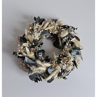 Trockenblumenkranz Mit Eukalyptus I Moderner Adventskranz Wandschmuck Tischkranz Tischdeko Artikel 003 von LandwerkeShop